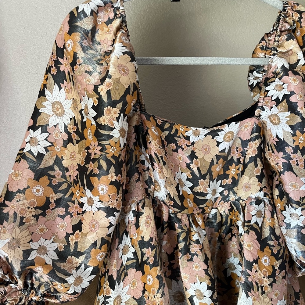 Storia Floral Dress with Puff Sleeves - Picture 3 of 4
